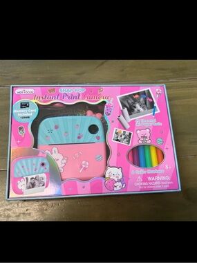 NWT Hot Focus Pink/Blue Snap Pop Kids' Critter Instant Camera.  Retail 29.99

Gr